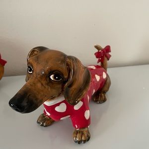 Ceramic Dachshund Figurine NEW I am unable to delete this